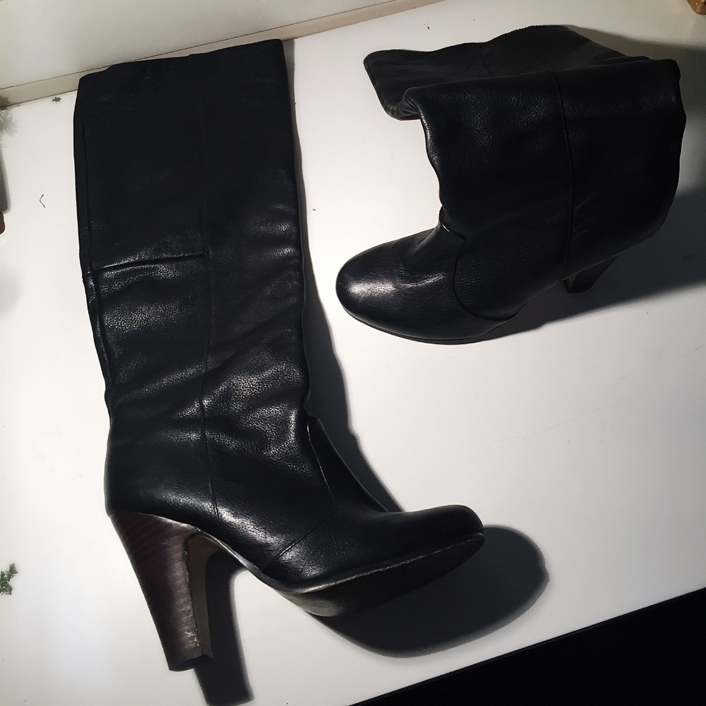 Just below the knee Black Leather boots